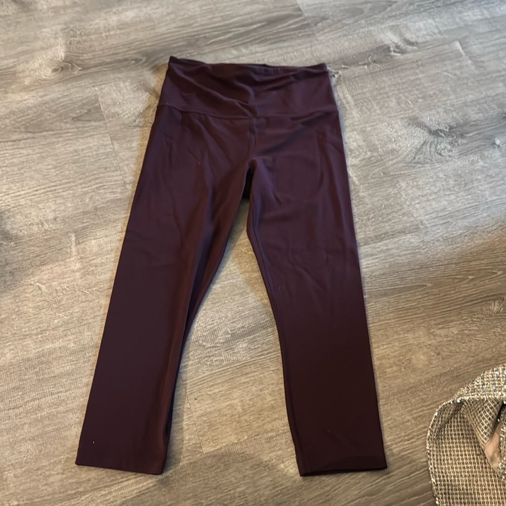 Athleta cropped workout pants.